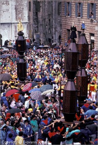 ITALY - GUBBIO (PG)
Festa della Corsa dei Ceri (15 maggio)
i ceri nella piazza della Signoria durante la corsa