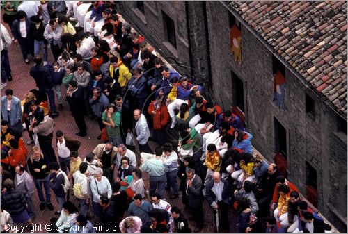 ITALY - GUBBIO (PG)
Festa della Corsa dei Ceri (15 maggio)
la folla riempie la citt