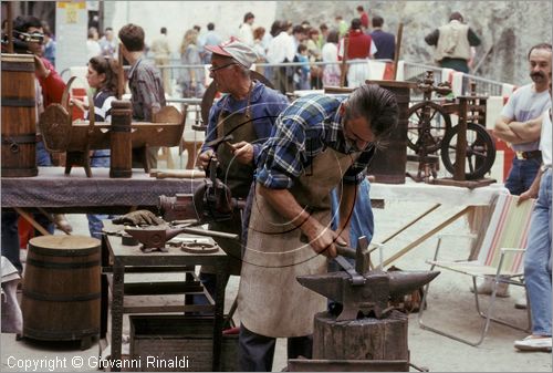 ITALY - IVREA (TO) - "I mestieri della memoria" - (terzo fine settimana di Settembre) , rievocazione degli antichi mestieri per le vie del centro storico.
fabbro