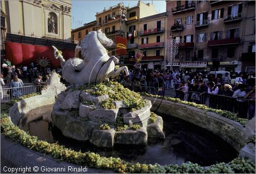 ITALY - MARINO (RM) - Sagra dell'uva (prima decade di ottobre) - fontana addobbata