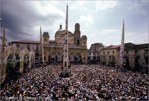 ITALY - NOLA (NA)
Festa dei Gigli (S. Paolino - 22 giugno e domenica successiva)