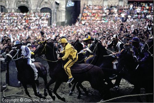 ITALY - SIENA
Il Palio (2 luglio e 16 agosto)
la "mossa" di una giornata di prova