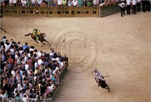 ITALY - SIENA
Il Palio (2 luglio e 16 agosto)
passaggio alla mossa di istrice e bruco
