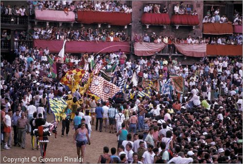 ITALY - SIENA
Il Palio (2 luglio e 16 agosto)
gioia e delusione nel Campo alla fine della corsa