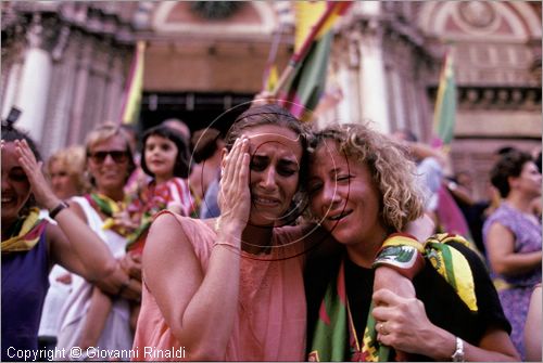 ITALY - SIENA
Il Palio (2 luglio e 16 agosto)
lacrime di gioia per i contradaioli del Drago dopo la vittoria