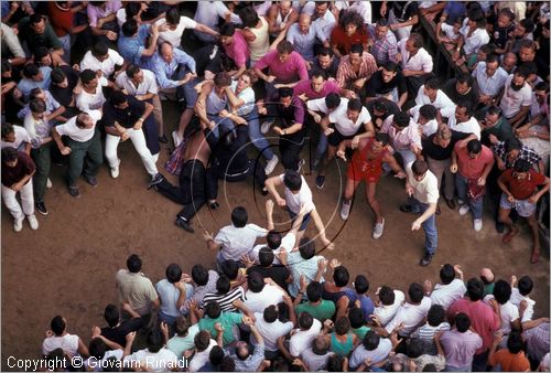 ITALY - SIENA
Il Palio (2 luglio e 16 agosto)
scontro in piazza tra contradaioli opposti la sera prima della gara