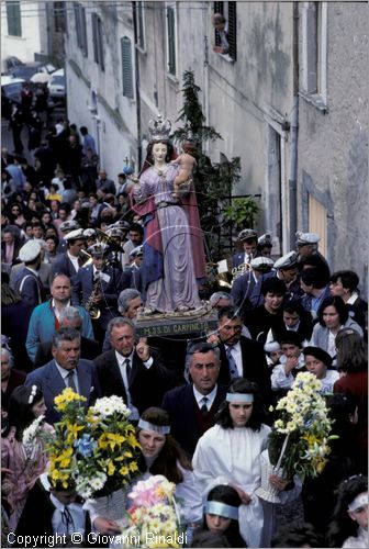 ITALY - RAPINO (CH)
Festa delle Verginelle (prima domenica di maggio)
processione con la statua della Madonna