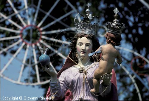 ITALY - RAPINO (CH)
Festa delle Verginelle (prima domenica di maggio)
processione con la statua della Madonna