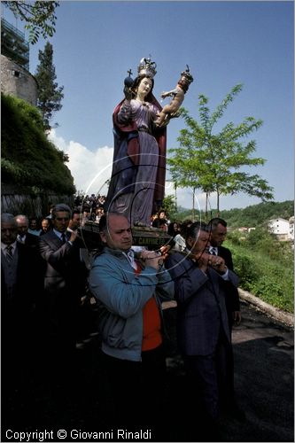 ITALY - RAPINO (CH)
Festa delle Verginelle (prima domenica di maggio)
processione con la statua della Madonna