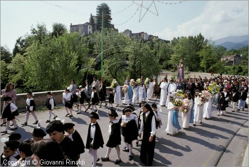 ITALY - RAPINO (CH)
Festa delle Verginelle (prima domenica di maggio)
processione