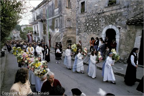 ITALY - RAPINO (CH)
Festa delle Verginelle (prima domenica di maggio)
processione