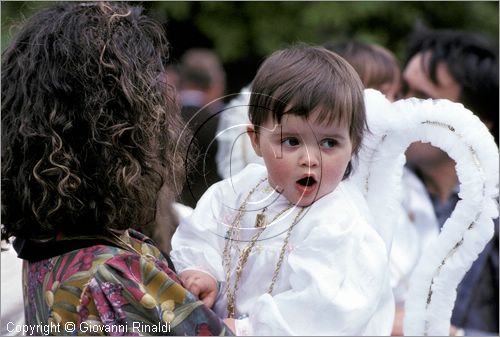 ITALY - RAPINO (CH)
Festa delle Verginelle (prima domenica di maggio)
angioletto