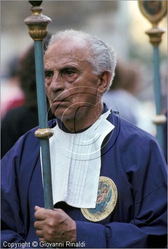 ITALY - ROMA - Trastevere
Festa di Santa Maria del Carmine (luglio)
confraternita in processione