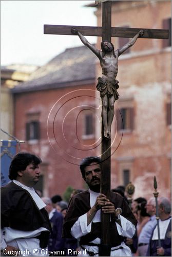 ITALY - ROMA - Trastevere
Festa di Santa Maria del Carmine (luglio)
confraternita in processione