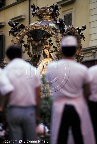 ITALY - ROMA - Trastevere
Festa di Santa Maria del Carmine (luglio)
processione nei vicoli