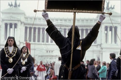 ITALY - ROMA
Processione del Perdono (quaresima)
le confraternite sfilano per le vie del centro