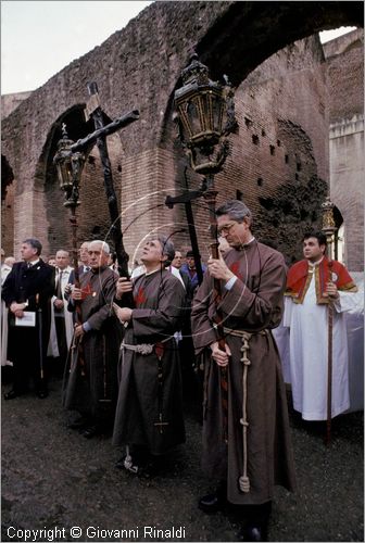 ITALY - ROMA
Via Crucis della Confraternita dei Sacconi all'interno del Colosseo (Settimana Santa)