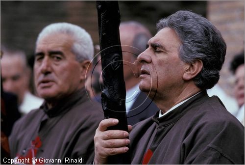 ITALY - ROMA
Via Crucis della Confraternita dei Sacconi all'interno del Colosseo (Settimana Santa)