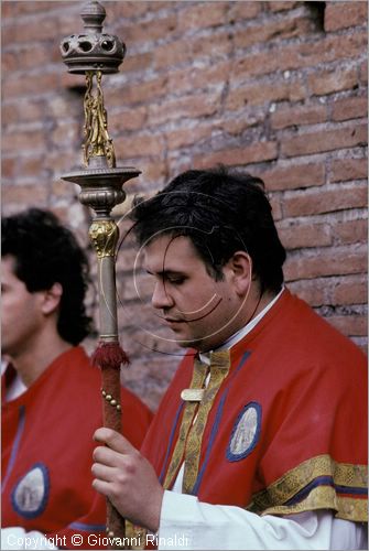 ITALY - ROMA
Via Crucis della Confraternita dei Sacconi all'interno del Colosseo (Settimana Santa)