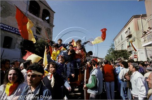 ITALY - SAN MARTINO IN PENSILIS (CB)
Corsa dei Carri trainati dai buoi per la festa di San Leo (30 aprile - 2 maggio)
festeggiamenti dopo la corsa