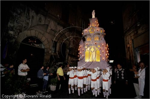 ITALY - VITERBO (3 settembre)
Festa della "Macchina di Santa Rosa)
la mini macchina portata dai bambini