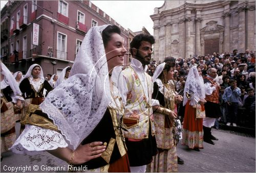 ITALY - CAGLIARI
Sagra di Sant'Efisio (1-4 maggio)
la processione porta la statua del Santo in un cocchio trainato da buoi dalla chiesa di Stampace a Cagliari fino a Nora, luogo del martirio.
corteo con vestiti tradizionali sardi