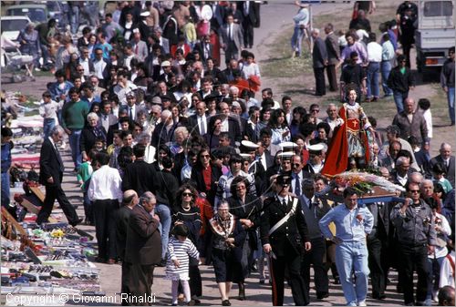 ITALY - CAGLIARI
Sagra di Sant'Efisio (1-4 maggio)
la processione porta la statua del Santo in un cocchio trainato da buoi dalla chiesa di Stampace a Cagliari fino a Nora, luogo del martirio