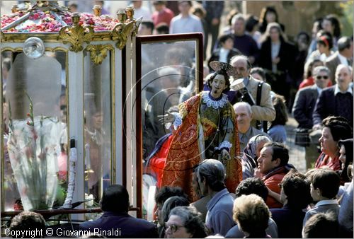 ITALY - CAGLIARI
Sagra di Sant'Efisio (1-4 maggio)
la processione porta la statua del Santo in un cocchio trainato da buoi dalla chiesa di Stampace a Cagliari fino a Nora, luogo del martirio.
una sosta lungo il percorso