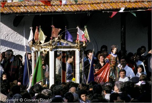 ITALY - CAGLIARI
Sagra di Sant'Efisio (1-4 maggio)
la processione porta la statua del Santo in un cocchio trainato da buoi dalla chiesa di Stampace a Cagliari fino a Nora, luogo del martirio.
una sosta lungo il percorso