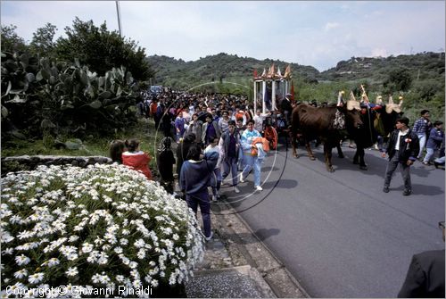 ITALY - CAGLIARI
Sagra di Sant'Efisio (1-4 maggio)
la processione porta la statua del Santo in un cocchio trainato da buoi dalla chiesa di Stampace a Cagliari fino a Nora, luogo del martirio.