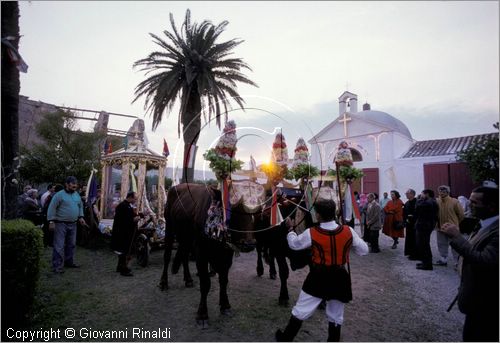 ITALY - CAGLIARI
Sagra di Sant'Efisio (1-4 maggio)
la processione porta la statua del Santo in un cocchio trainato da buoi dalla chiesa di Stampace a Cagliari fino a Nora, luogo del martirio.
sosta al tramonto
