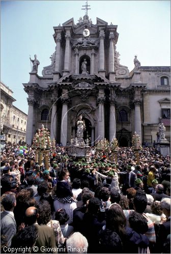 ITALY - SIRACUSA
Festa di Santa Lucia di Maggio (prima domenica di maggio)