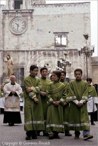 ITALY - SULMONA (AQ)
"La Madonna che scappa in piazza" (pasqua)
la processione inizia dalla chiesa di Santa Maria di Loreto