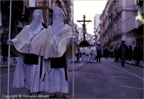 ITALY - TARANTO
Riti della Settimana Santa
Processione all'alba nella Citt Nuova