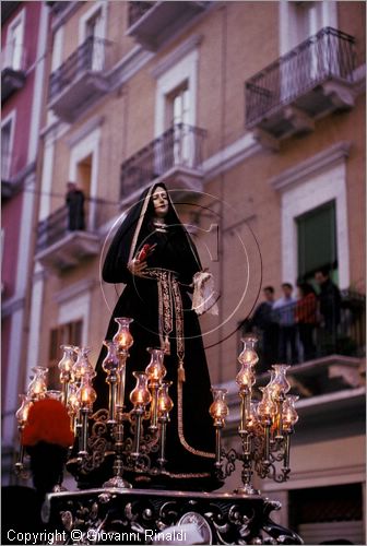 ITALY - TARANTO
Riti della Settimana Santa
Processione dei Misteri.
l'Addolorata all'alba nella Citt Nuova