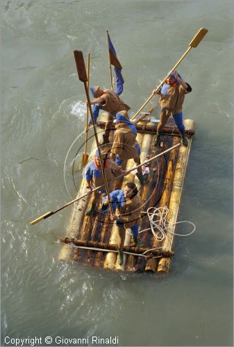 ITALY - TRENTO
Feste Vigiliane (fine giugno)
Palio dell'Oca detta "zatterata" sulle acque dell'Adige