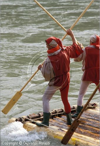 ITALY - TRENTO
Feste Vigiliane (fine giugno)
Palio dell'Oca detta "zatterata" sulle acque dell'Adige