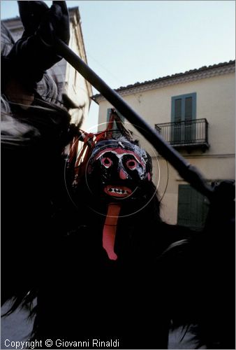 ITALY - TUFARA (CB)
Festa "Il Diavolo di Tufara" (carnevale)
il diavolo gira per il paese terrorizzando la gente insieme a due personaggi vestiti di bianco con la falce che rappresentano la morte