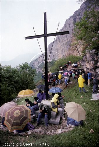 ITALY - VALLEPIETRA (RM)
Pellegrinaggio al Santuario della SS.Trinit (SS.Trinit)