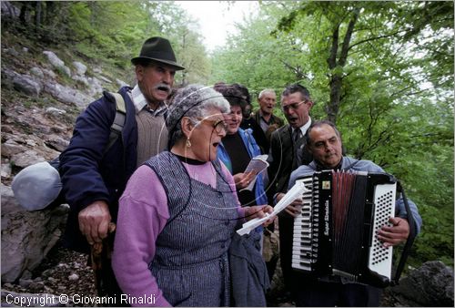 ITALY - VALLEPIETRA (RM)
Pellegrinaggio al Santuario della SS.Trinit (SS.Trinit)