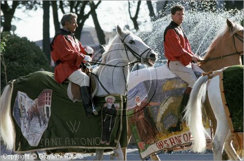 ITALY
VELLETRI (RM)
Festa di Sant'Antonio Abate (domenica dopo il 17 gennaio)
cavalcata storica