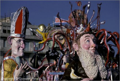 ITALY - VIAREGGIO (LU)
Il Carnevale
sfilata di carri allegorici
