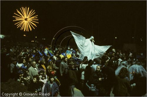 ITALY - VIAREGGIO (LU)
Il Carnevale
carnevale in darsena