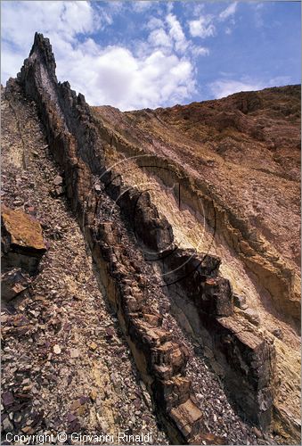 AUSTRALIA CENTRALE - (Alice Springs) - West McDonald Range - The Ochre Pits