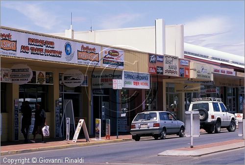 AUSTRALIA CENTRALE - Alice Springs - la via Gregory Terrace