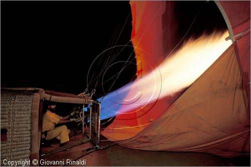 AUSTRALIA CENTRALE - (Alice Springs) - volo in mongolfiera nel deserto all'alba