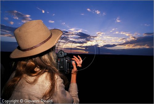 AUSTRALIA CENTRALE - (Alice Springs) - volo in mongolfiera nel deserto all'alba