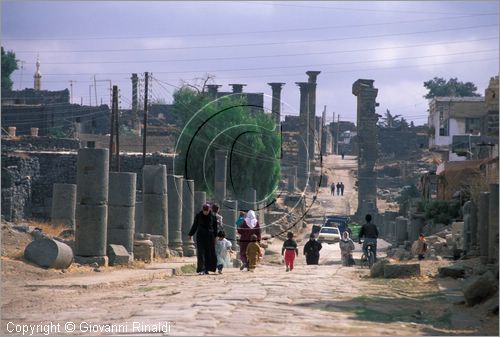 SIRIA - BOSRA (Bosra ash-Sham)
strada romana con acciottolato di basalto