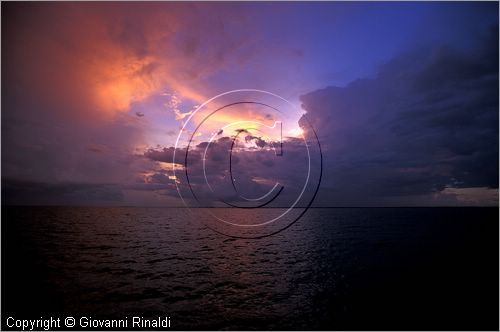 CUBA - Arcipelago delle Isole Canarreos - tramonto a Cayo Estopa