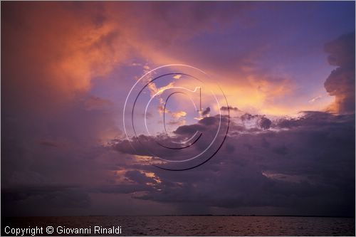 CUBA - Arcipelago delle Isole Canarreos - tramonto a Cayo Estopa